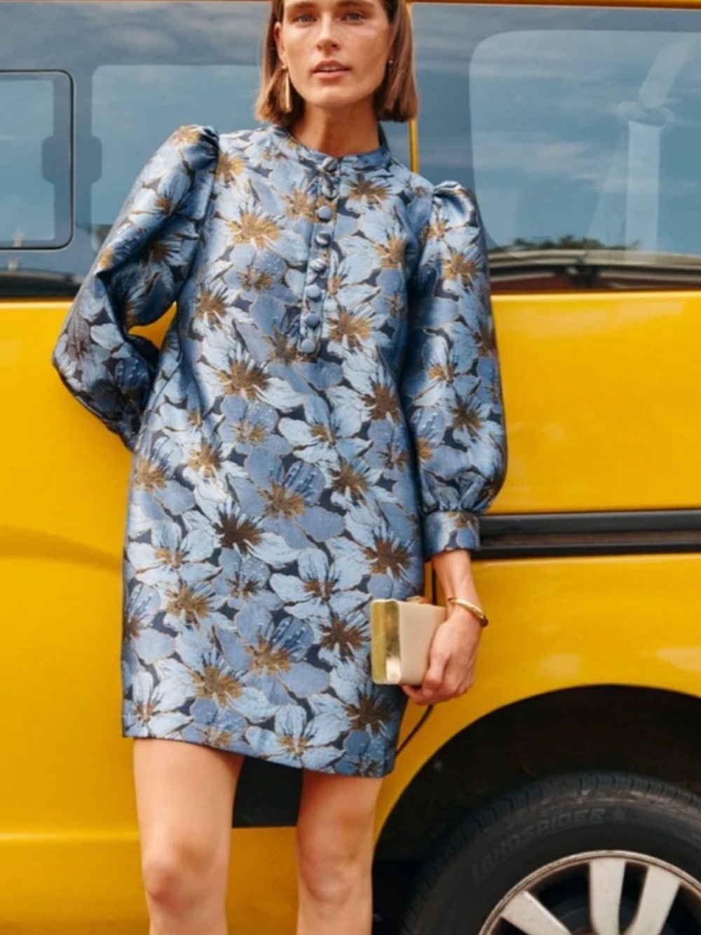 Pomander Place Blue Blossom Jacquard Samantha
Dress
AH2 - Picture 1 of 8